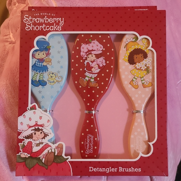 Strawberry Shortcake Other - Strawberry Shortcake Hair Brush Set 🍓